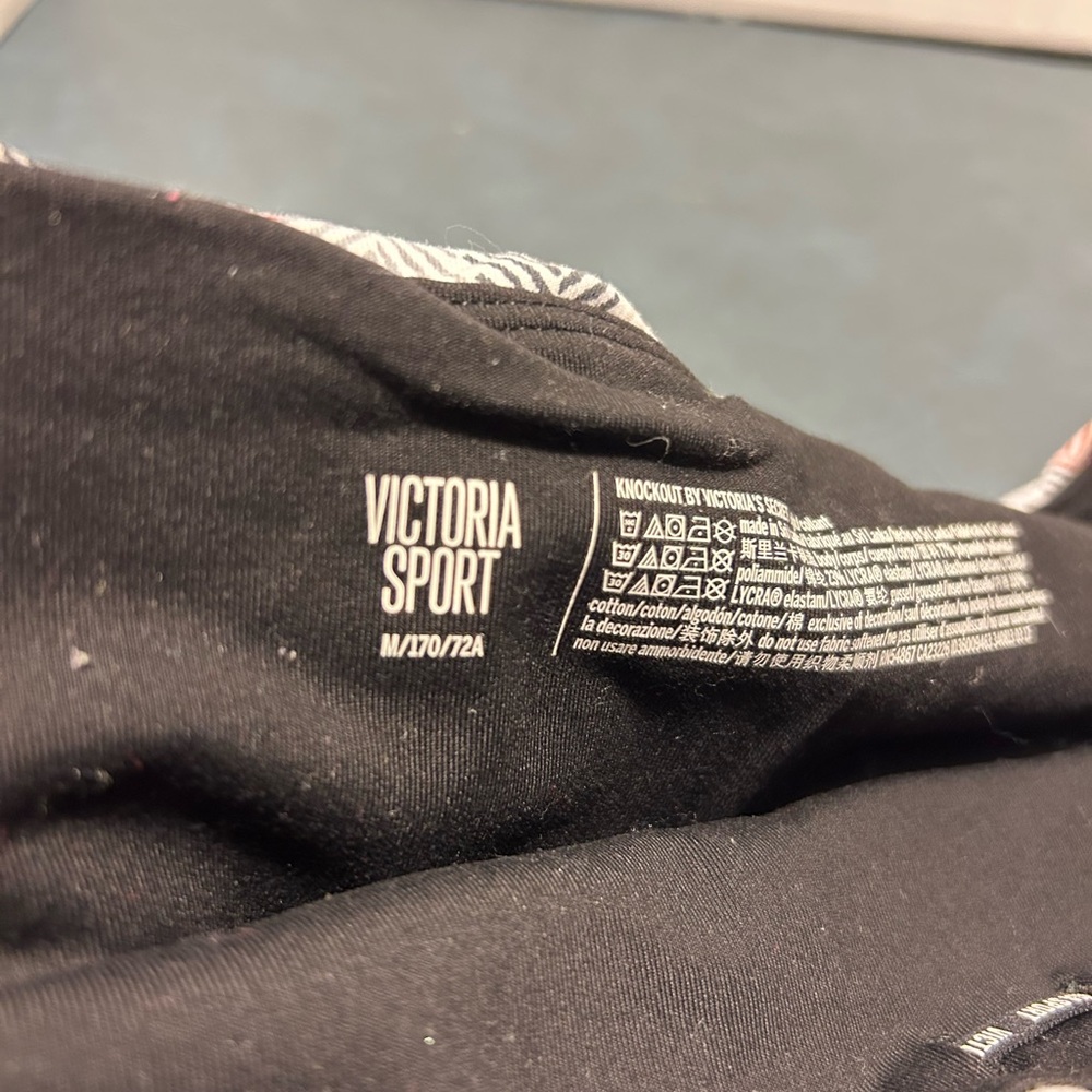 Victoria's Secret Sport Knockout Chevron Arrow Print Leggings. Women’s Medium. - Picture 10 of 10
